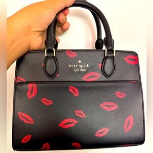 NWOT Kate Spade madison lips bag.